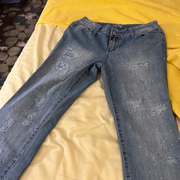 Cache size 2 jeans, distressed with bling - Picture 1 of 4